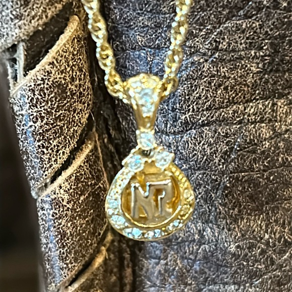 Nina Ricci Vintage Authentic Gold Plated Necklace W/“NR” Charm & Precious Stones - Picture 3 of 9